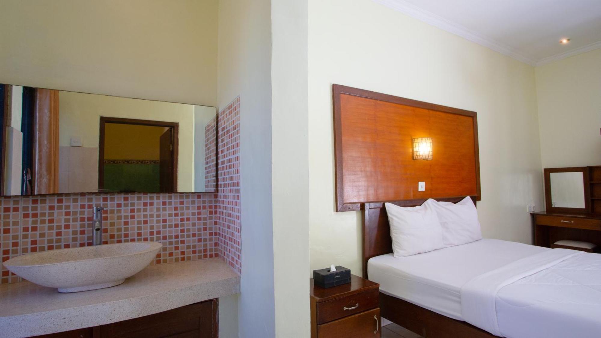 Teges Inn Kuta Кута Екстер'єр фото