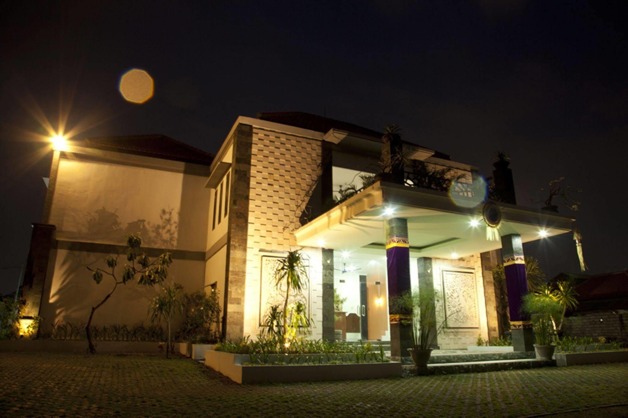 Teges Inn Kuta Кута Екстер'єр фото