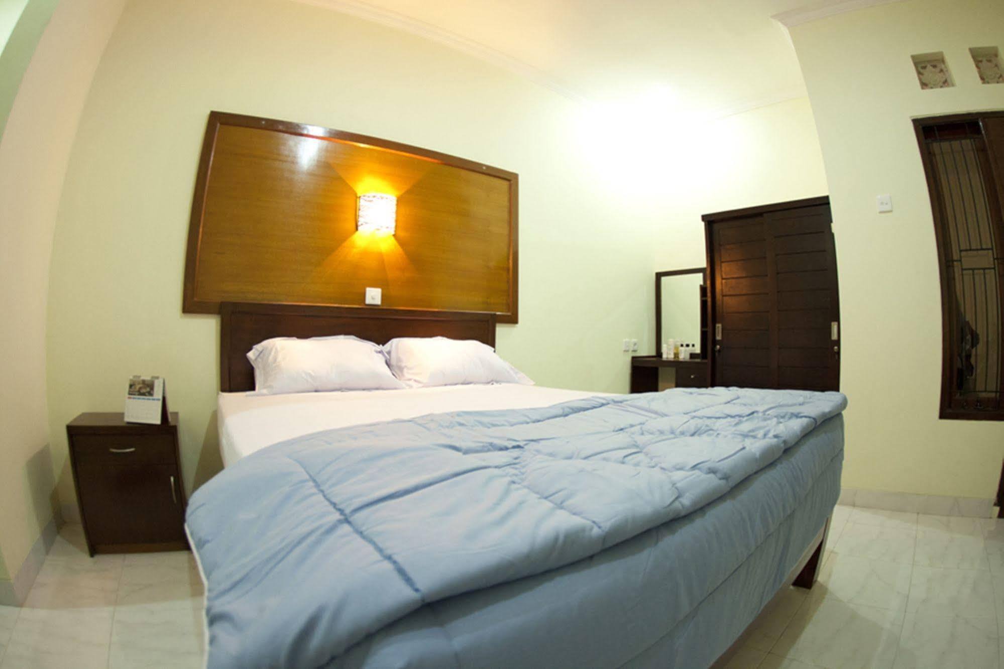 Teges Inn Kuta Кута Екстер'єр фото