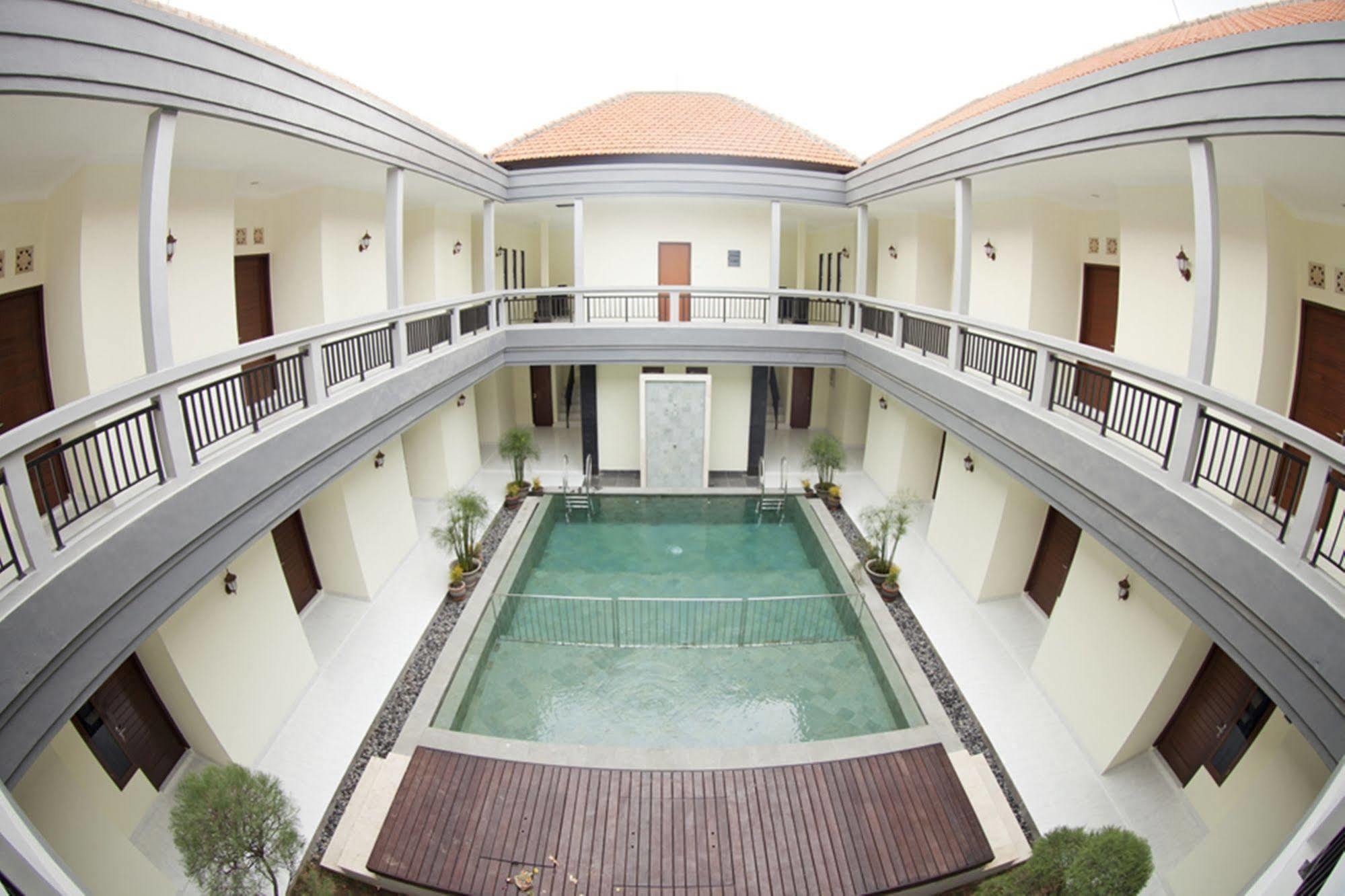 Teges Inn Kuta Кута Екстер'єр фото