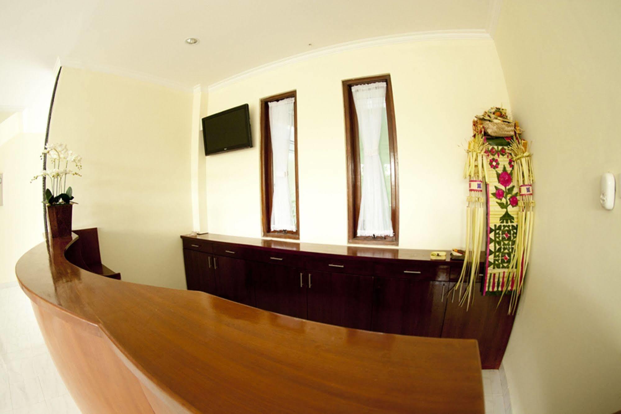 Teges Inn Kuta Кута Екстер'єр фото