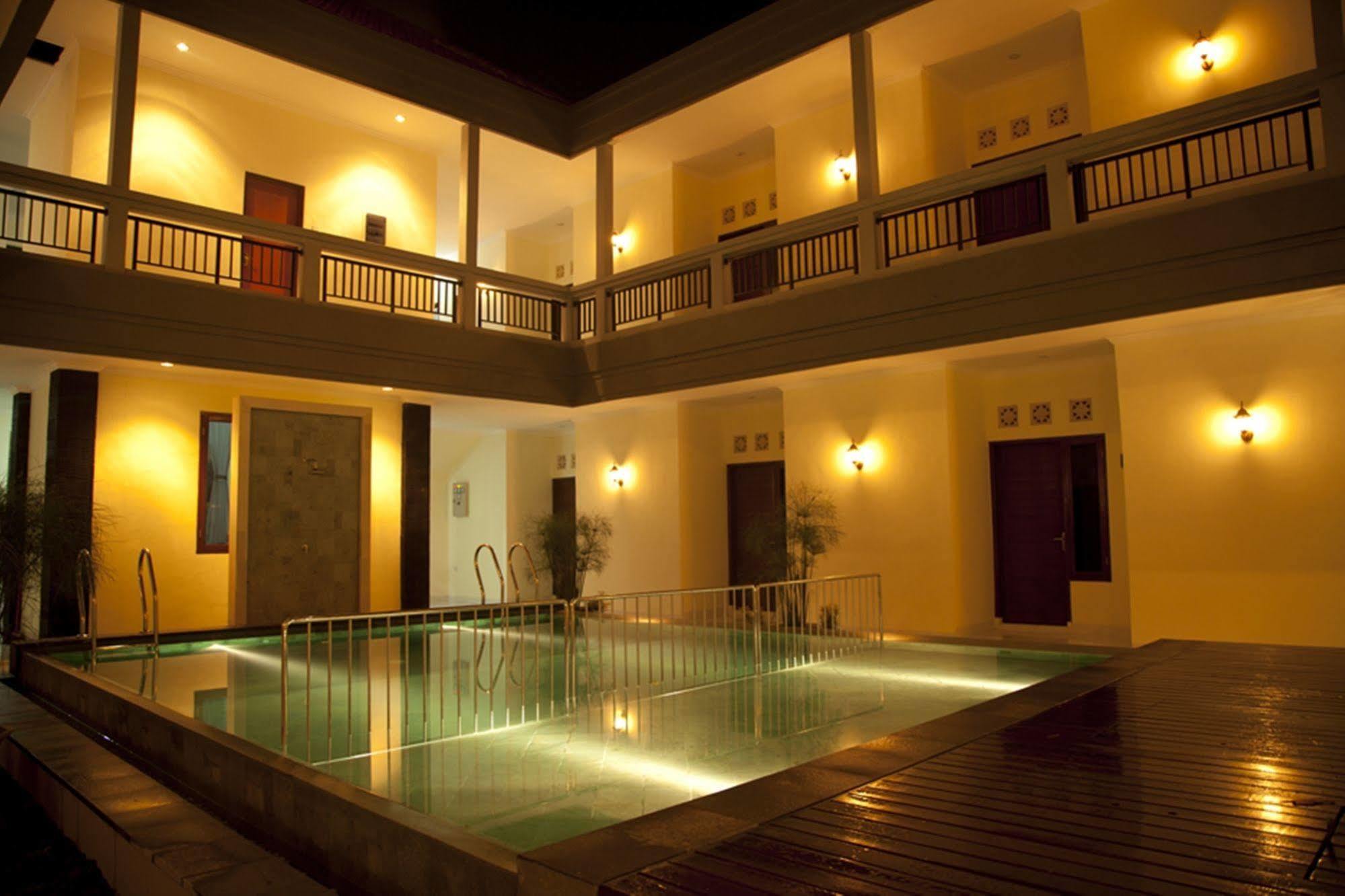 Teges Inn Kuta Кута Екстер'єр фото